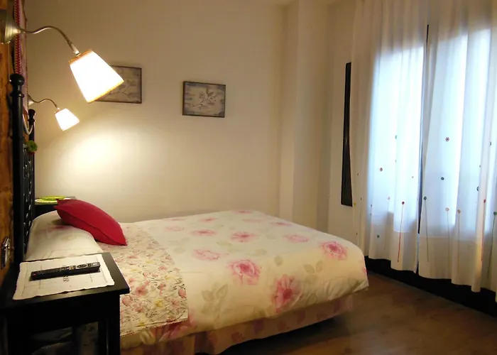 Villa con piscina: Casa Rural Jardín del Desierto